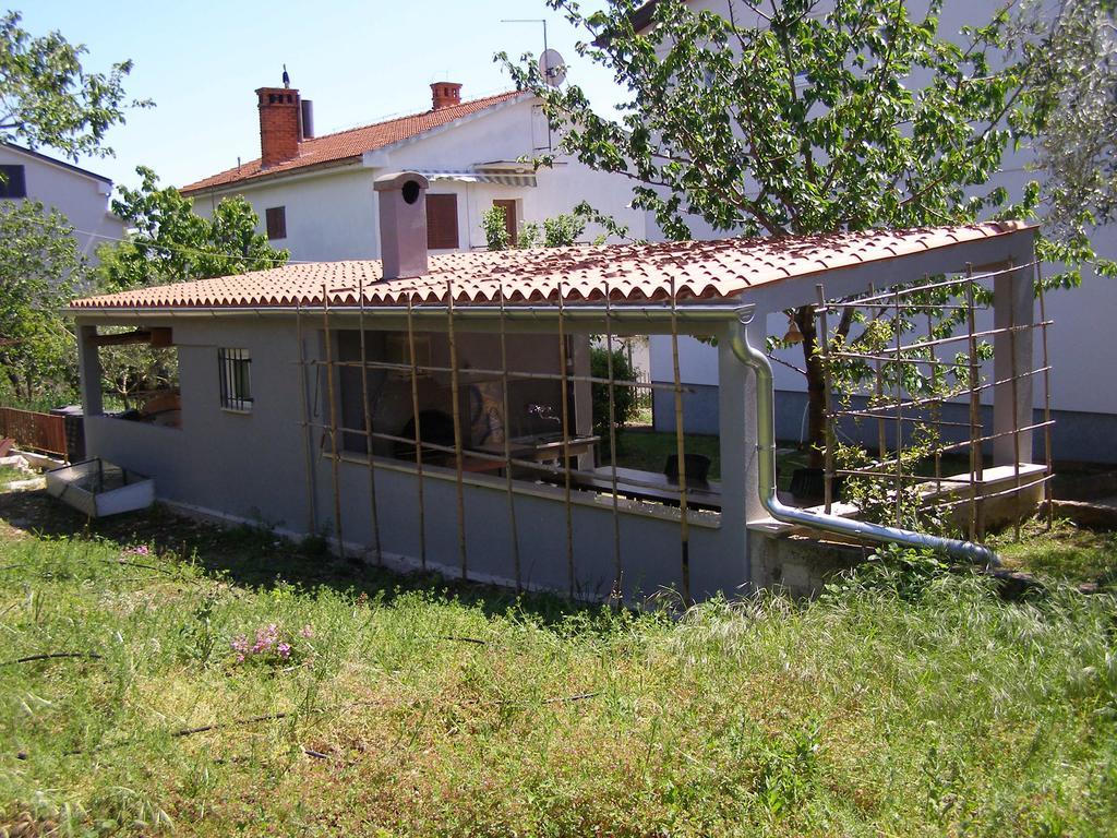 Apartment Vallelunga Pula Exterior photo